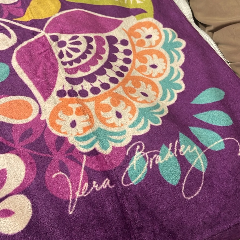NWT Vera Bradley Plum Crazy Beach Towel NWT - Picture 7 of 8